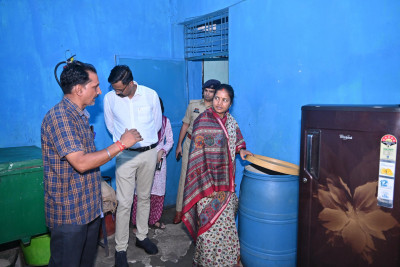 रायपुर : मंत्री श्रीमती लक्ष्मी राजवाड़े ने बलरामपुर में विभिन्न संस्थाओं का किया निरीक्षण