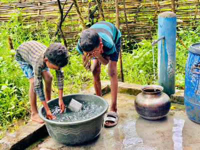 रायपुर : नियद नेल्लानार: नक्सल प्रभावित अचकट गांव में हर घर पहुंचा पीने का शुद्ध पानी