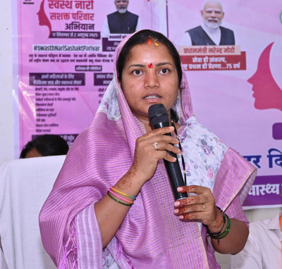 रायपुर : मंत्री श्रीमती लक्ष्मी राजवाड़े ने स्वास्थ्य शिविर में दी भागीदारी