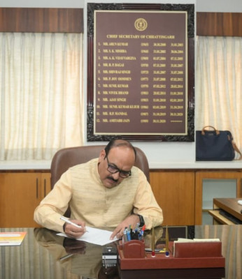 रायपुर : ’छत्तीसगढ़ के नवनियुक्त मुख्य सचिव श्री विकासशील ने कार्यभार संभाला’