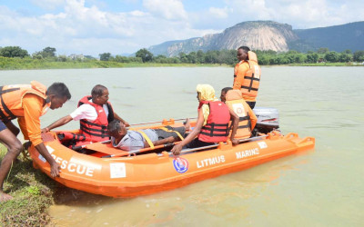 रायपुर : मयाली नेचर कैंप एवं ईब नदी पर बाढ़ आपदा से बचाव एवं राहत कार्यों के मॉक ड्रिल का हुआ आयोजन