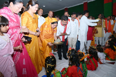 रायपुर : कवर्धा में नवरात्रि पर कन्या पूजन कार्यक्रम : उपमुख्यमंत्री श्री विजय शर्मा ने बेटियों के सम्मान और सशक्तिकरण का दिया संदेश