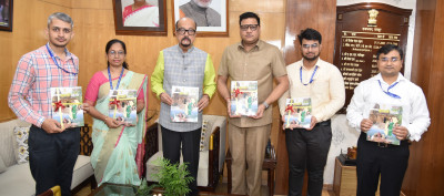 रायपुर : राज्यपाल श्री डेका ने पासपोर्ट कार्यालय की राजभाषा पत्रिका महतारी का विमोचन किया