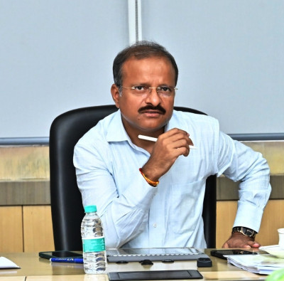 रायपुर : मुख्यमंत्री के प्रमुख सचिव ने नक्सल प्रभावित जिलों में विकास कार्यों की समीक्षा की