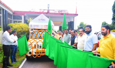 रायपुर : वित्त मंत्री श्री ओ.पी. चौधरी ने पीएम सूर्य घर मुफ्त बिजली योजना के प्रचार-प्रसार रथ को हरी झंडी दिखाकर किया रवाना