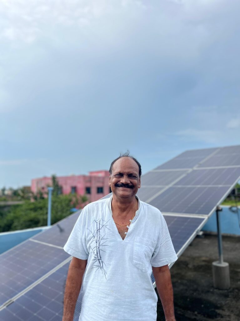 वायुसेना से सौर सेना तक अजय राज बेन की उज्ज्वल कहानी…सौर ऊर्जा से शून्य हुआ बिजली बिल, बढ़ी बचत और जुड़ा पर्यावरण संरक्षण