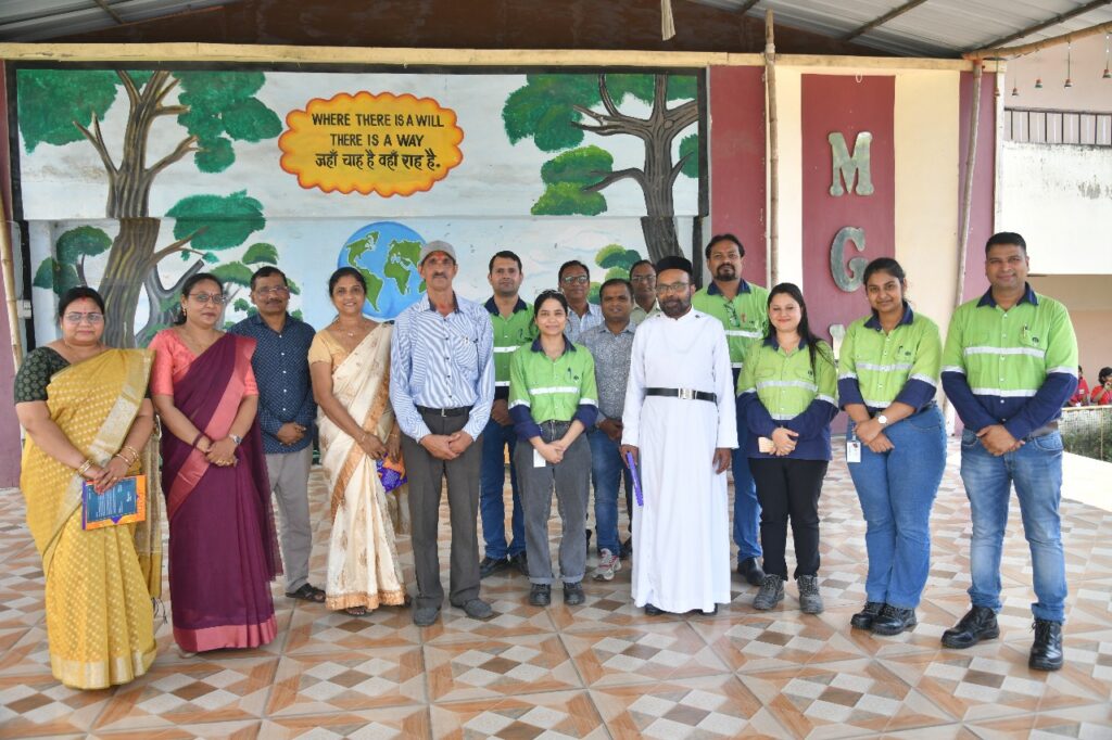 बालको ने शिक्षकों को सम्मानित कर मनाया शिक्षक दिवस…