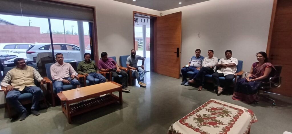 कांग्रेसी पाषदो की बैठक आयोजित: निगम क्षेत्र में व्याप्त समस्याओं के संबंध में की गई चर्चा
