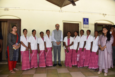 रायपुर : राज्यपाल श्री रमेन डेका ने दुगली में वनधन विकास केन्द्र का किया अवलोकन