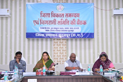 रायपुर : जनसेवा ही हमारा संकल्प – मंत्री श्रीमती लक्ष्मी राजवाड़े ने जनदर्शन में सुनी जनता की समस्याएँ, त्वरित निराकरण के दिए निर्देश