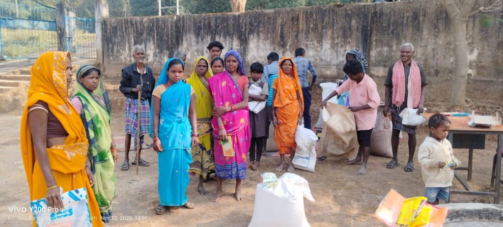 दूरस्थ अंचल तक पहुँचा अन्न का अधिकार – कदमझरिया में चलित वाहन से अब होगा घर-घर राशन वितरण