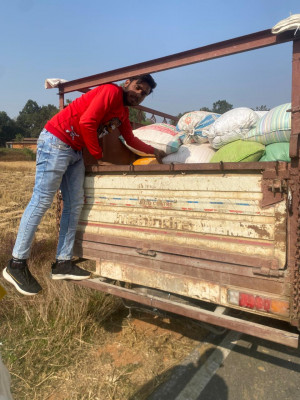 रायपुर : फोर्टिफाइड मिक्स्ड चावल का अवैध परिवहन करते पकड़ा गया ग्राम कृष्णपुर में