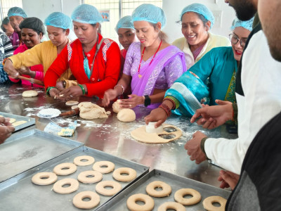 रायपुर : एनआईएफटीईएम ने दिया मोटे अनाज से बेकरी उत्पाद निर्माण का जशपुर में प्रशिक्षण