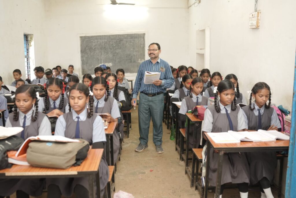 युकियुक्त करण से शिक्षकों की विशेषज्ञता का लाभ सही रूप में पहुँच रही विद्यार्थियों तक