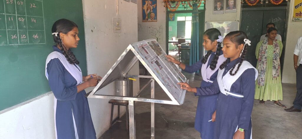 “ज्ञान का खुल रहा द्वार : विद्यार्थियों की सोच बदल रही अखबार‘‘