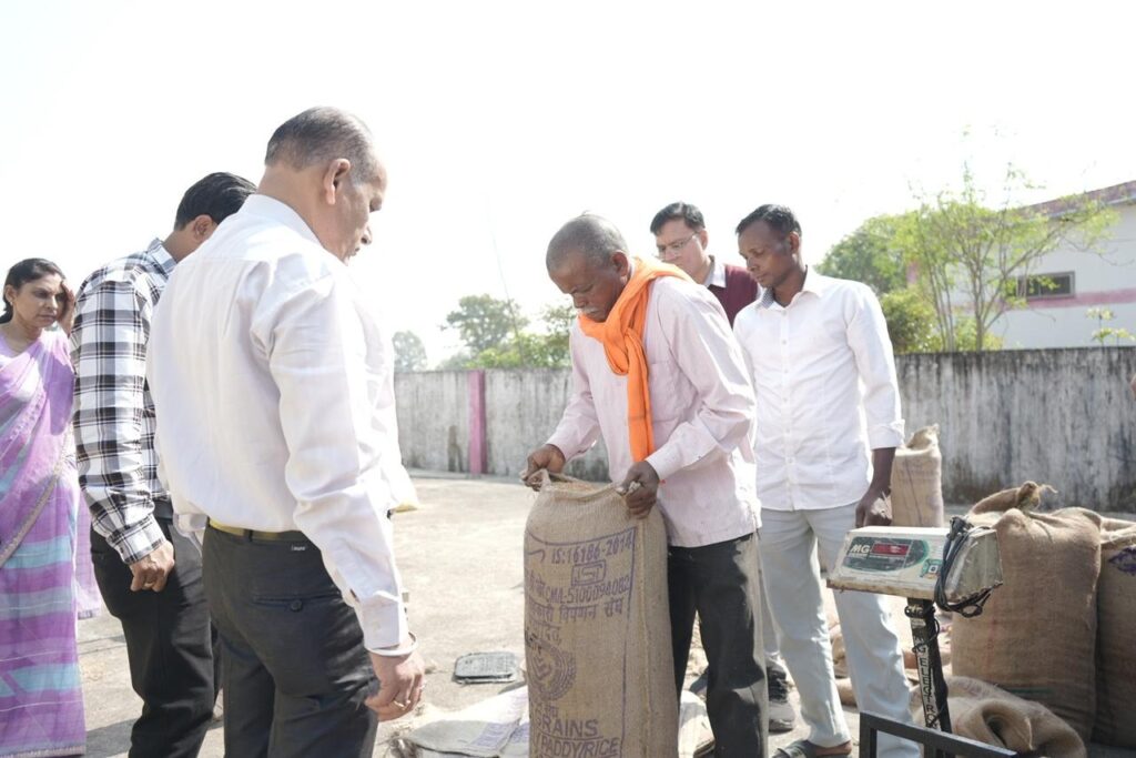 कोरबा जिले में धान खरीदी की सफल शुरुआत, पहले ही दिन 40 क्विंटल धान उपार्जित