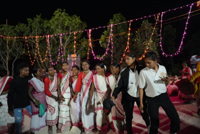 रायपुर : जशपुर जम्बुरी में लोक संस्कृति और प्रकृति का संगम : देशदेखा में पर्यटक झूमे लोक कलाकारों के साथ, चांदनी रात में किया स्टार ग्रेजिंग का आनंद