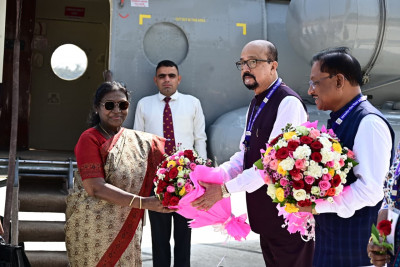 रायपुर : राष्ट्रपति श्रीमती मुर्मु का अंबिकापुर में आत्मीय स्वागत