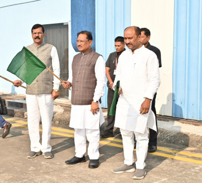 रायपुर : मुख्यमंत्री ने स्टेट हैंगर से विमान परिचालन सेवा का किया शुभारंभ