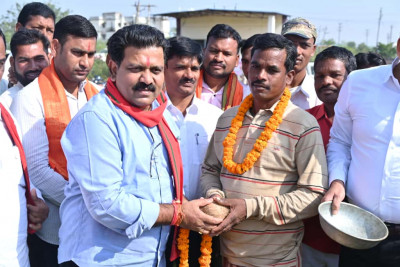 रायपुर : उपमुख्यमंत्री श्री विजय शर्मा ने महराजपुर से धान खरीदी का किया शुभारंभ