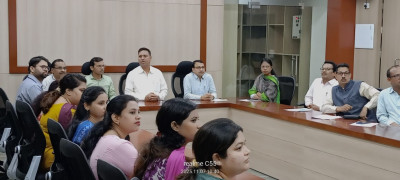 रायपुर : ‘वंदे मातरम्’ की 150वीं वर्षगांठ पर आर्थिक एवं सांख्यिकी संचालनालय में हुआ सामूहिक गायन