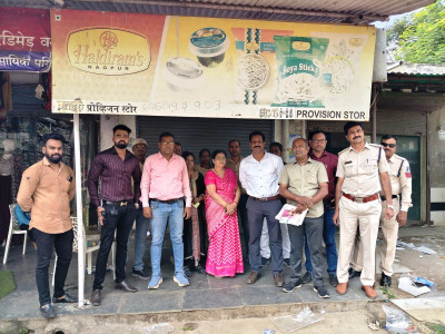 रायपुर : हाउसिंग बोर्ड की दुकानों से अवैध कब्ज़ा हटाया गया