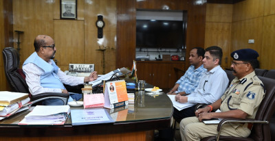 रायपुर : राज्यपाल श्री डेका ने राजधानी की यातायात व्यवस्था और बढ़ती दुर्घटनाओं पर जताई चिंता