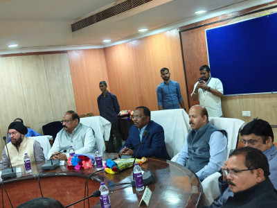 रायपुर : कृषि महाविद्यालय में पीएम मोदी के ‘मन की बात’ 128वें संस्करण का भव्य प्रसारण