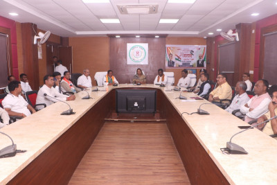 रायपुर : ‘वंदे मातरम् की 150 वीं वर्षगांठ : राष्ट्रभावना का अद्वितीय उत्सव — मंत्री श्रीमती लक्ष्मी राजवाड़े’