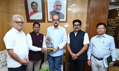 रायपुर : राज्यपाल श्री रमेन डेका से राज्य अनुसूचित जनजाति आयोग के अध्यक्ष श्री मंडावी ने सौजन्य मुलाकात की