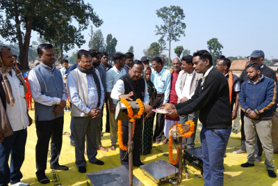 रायपुर : कृषि मंत्री श्री नेताम ने बलरामपुर के डौरा-कोचली खरीदी केंद्र में धान खरीदी का किया शुभारंभ 