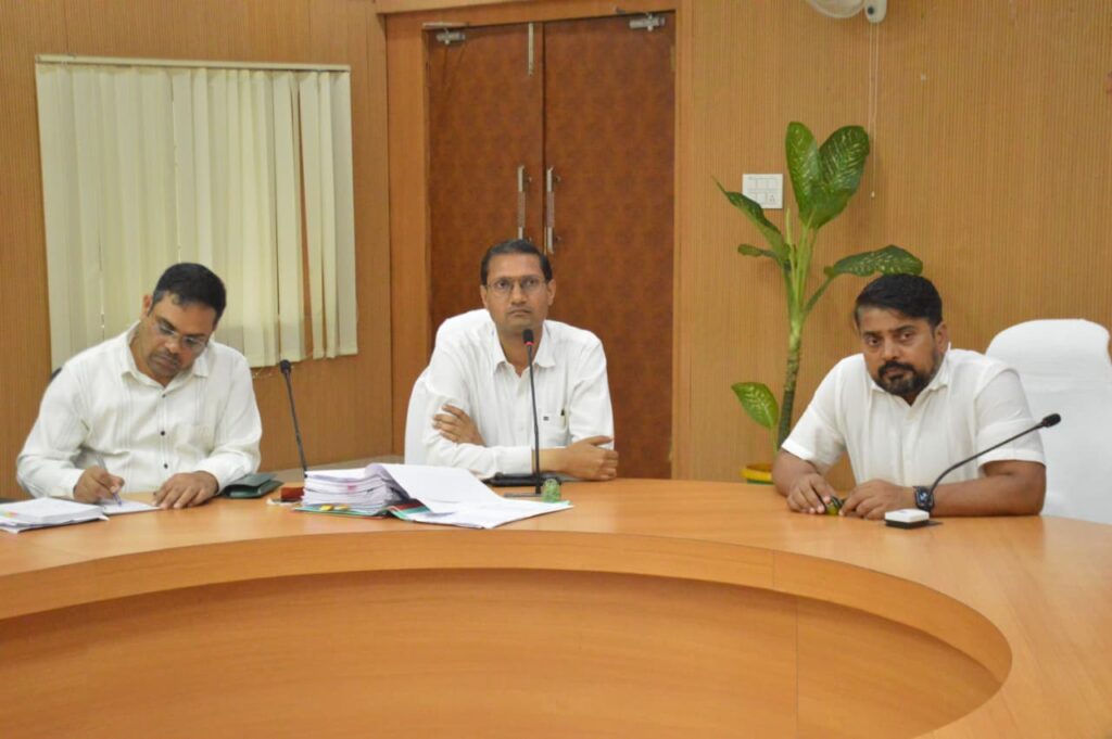 फ्लाई एश और यातायात व्यवस्था पर समन्वय बैठक कृ स्थायी समाधान की दिशा में कलेक्टर कार्यालय में हुई विस्तृत चर्चा