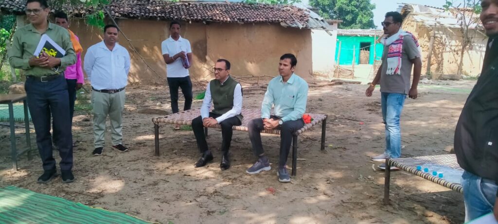 कलेक्टर ने गढ़ उपरोड़ा में ग्रामीणों से सीधे सुनी समस्याएँ