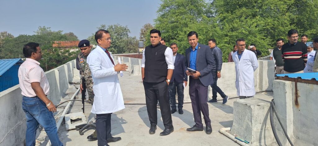 मेडिकल कॉलेज पहुंचते ही नवपदस्थ कलेक्टर श्री कुणाल दुदावत ने ली स्वास्थ्य सुविधाओं की टोह