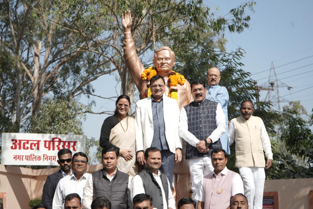 दूरदर्शी नेता, सशक्त वक्ता और सभी दलों के सम्माननीय व्यक्तित्व थे अटल बिहारी वाजपेयी जी : मंत्री श्री लखनलाल देवांगन