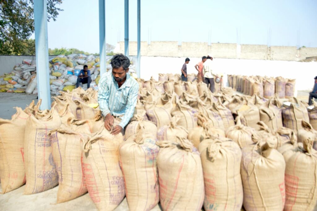 समर्थन मूल्य से किसानों में नई ऊर्जा, विष्णु सरकार की योजनाएँ बनीं किसान परमेश्वर की ताकत’
