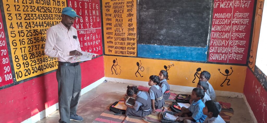 एकलशिक्षकीय व्यवस्था से मिली मुक्ति – झुनकीडीह के विद्यार्थियों की चमकी किस्मत