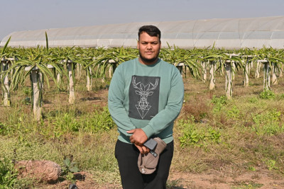 रायपुर : पारंपरिक खेती से आगे बढ़कर ड्रेगन फ्रूट की राह पर साहिल