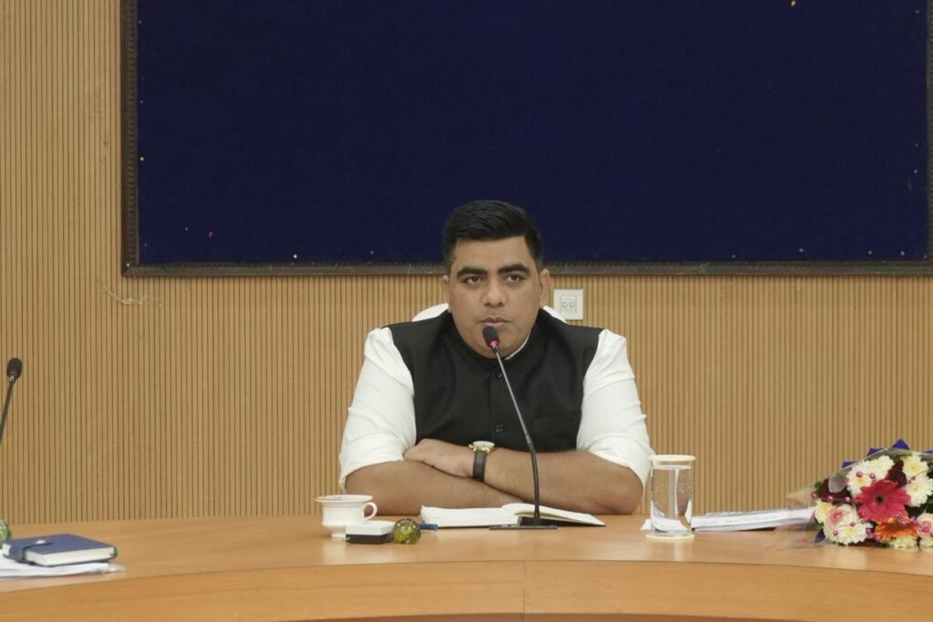 कलेक्टर श्री कुणाल दुदावत की अध्यक्षता में धान खरीदी की विस्तृत समीक्षा बैठक आयोजित