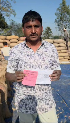 रायपुर : सोसाइटी में सुगमता से धान विक्रय की सुगम सुविधाओं की किसान ने की सराहना