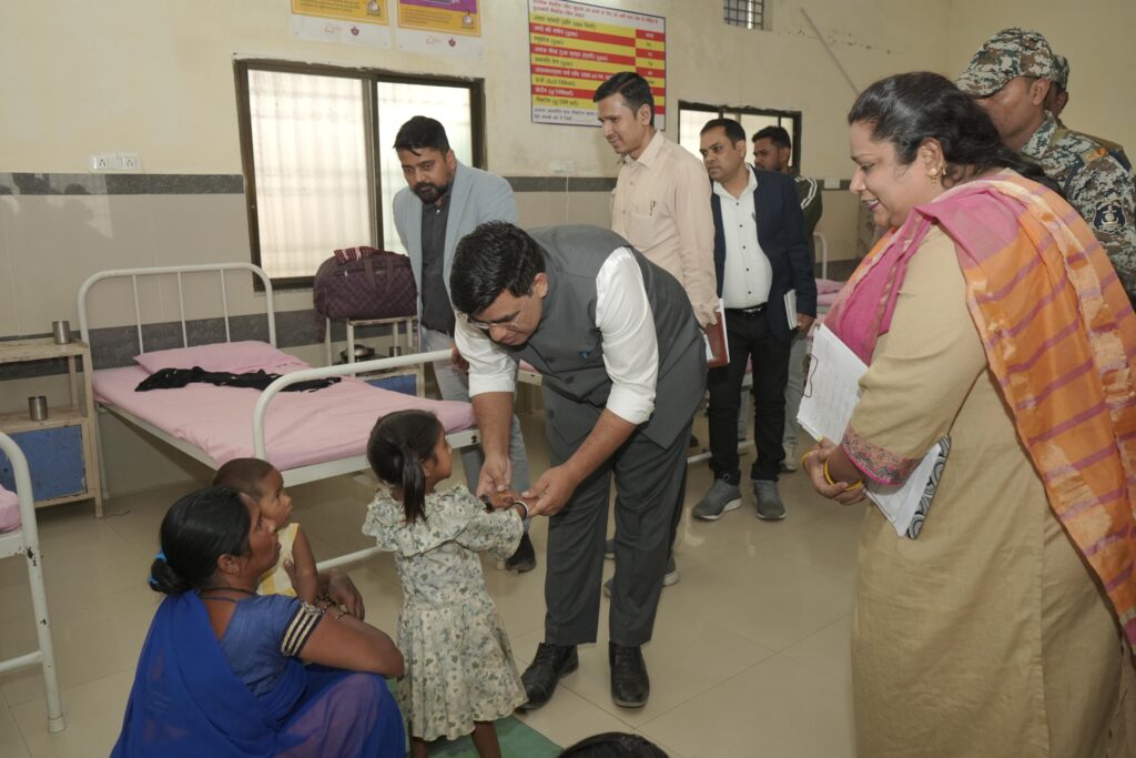 बच्चों में शारीरिक विकास के लिए समय पर पोषण आहार आवश्यक, इसलिए घर जाकर भी ध्यान रखेंः कलेक्टर