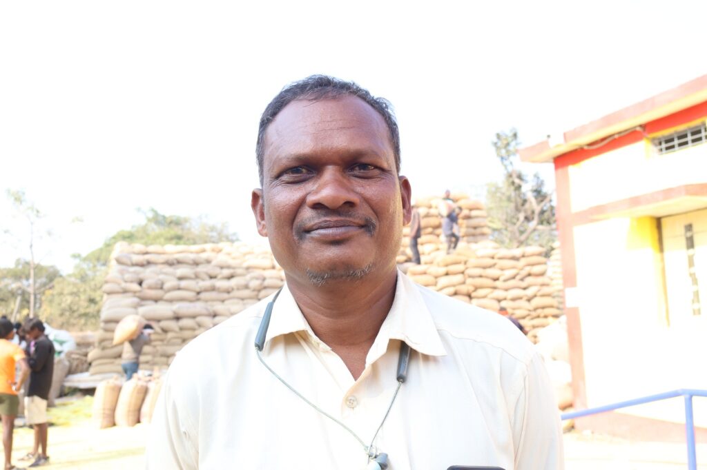 ’किसान हितैषी नीतियों से सशक्त हुआ अन्नदाता, धान उपार्जन व्यवस्था बनी भरोसे की पहचान’..’सर्वाधिक समर्थन मूल्य से संबल, किसान अमर सिंह कंवर को मिला सीधा लाभ’