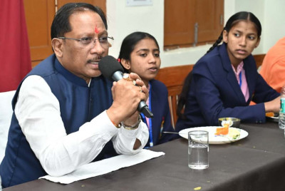 रायपुर : दिव्यांग बच्चों के बीच पहुंचे मुख्यमंत्री श्री साय 