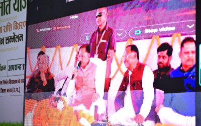 रायपुर : मुख्यमंत्री श्री विष्णु देव साय ने महिला कृषक बसंती को दी बधाई