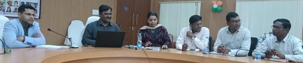 संभाग स्तरीय आधार ऑपरेटर प्रशिक्षण आयोजितः स्कूलों में विद्यार्थियों के अनिवार्य बायोमेट्रिक अपडेट के निर्देश