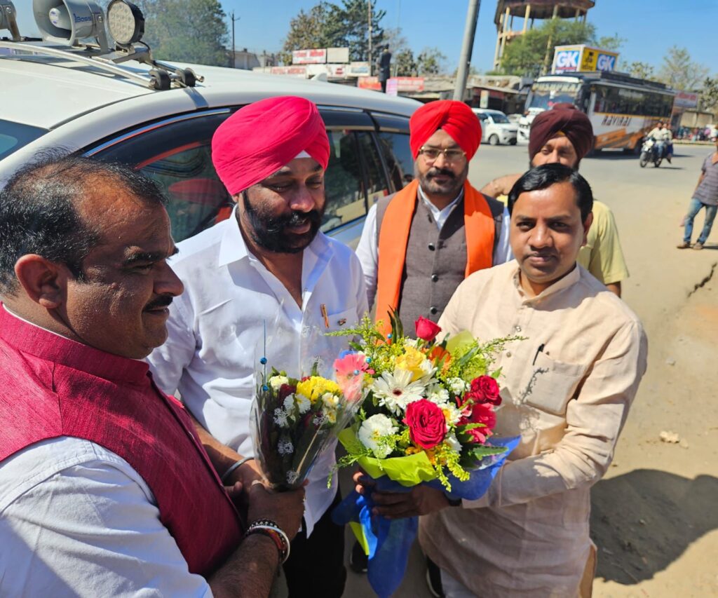 कोरबा प्रथम आगमन पर राज्य अल्पसंख्यक आयोग अध्यक्ष अमरजीत सिंह छाबड़ा का भव्य स्वागत एवं जनसंवाद