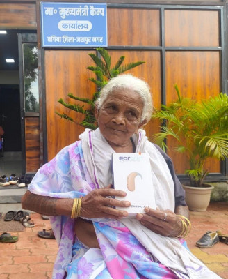 रायपुर : 90 वर्षीय चाका बाई पुनः सुन सकती है जीवन की मधुर ध्वनि