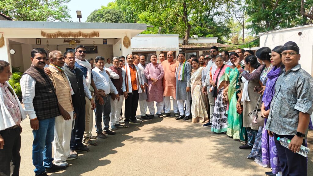 रायपुर में रैली और विधानसभा घेराव कार्यक्रम में कोरबा जिला से बड़ी संख्‍या में कांग्रेसजन हुए शामिल