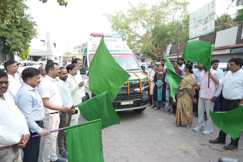 जिले में स्वास्थ्य गत आपात स्थिति में जीवनरक्षक सुविधाओं का हुआ विस्तारः 5 नए  संजीवनी एक्सप्रेस के जुड़ने से आमजन को मिलेगा लाभ