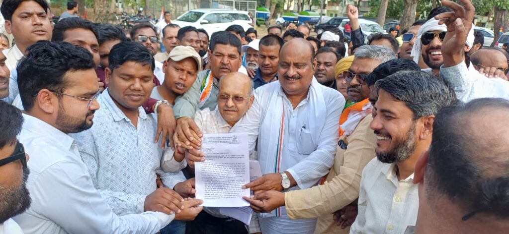 बालको क्षेत्र में जनहित और लंबे समय से लंबित मुद्दों को लेकर कांग्रेस ने एक दिवसीय धरना प्रदर्शन किया